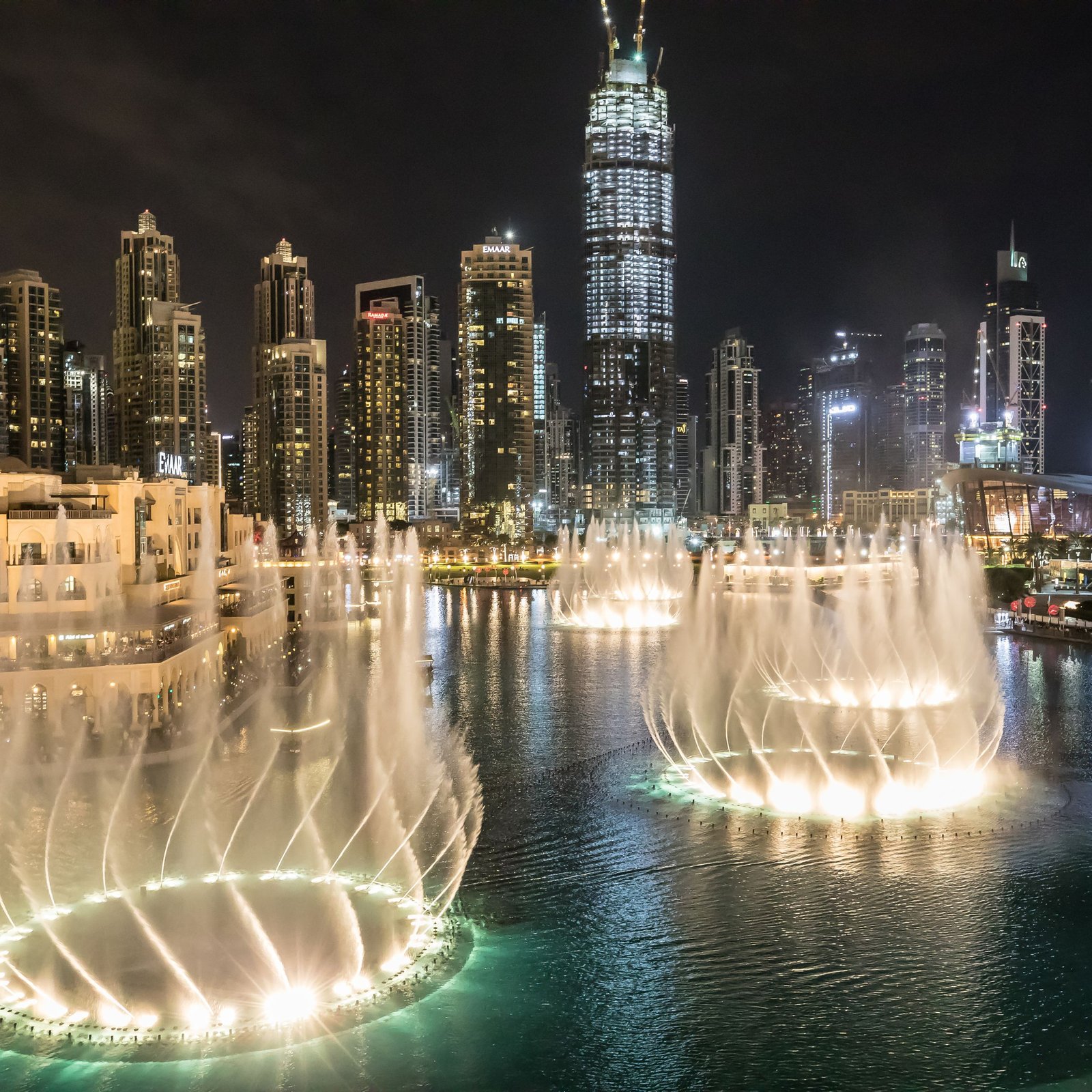 Dubai Fountain Lake Ride