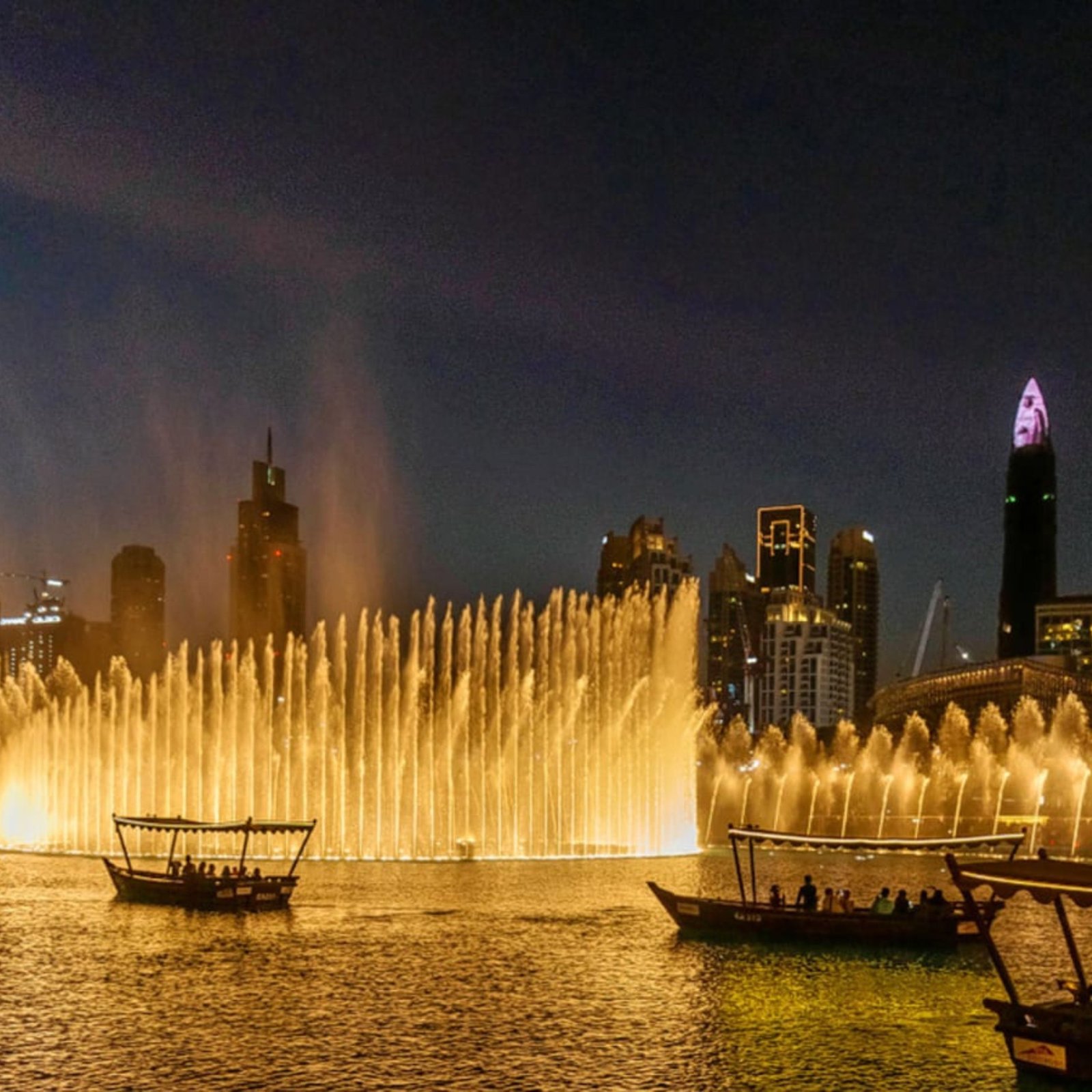 Dubai Fountain Lake Ride